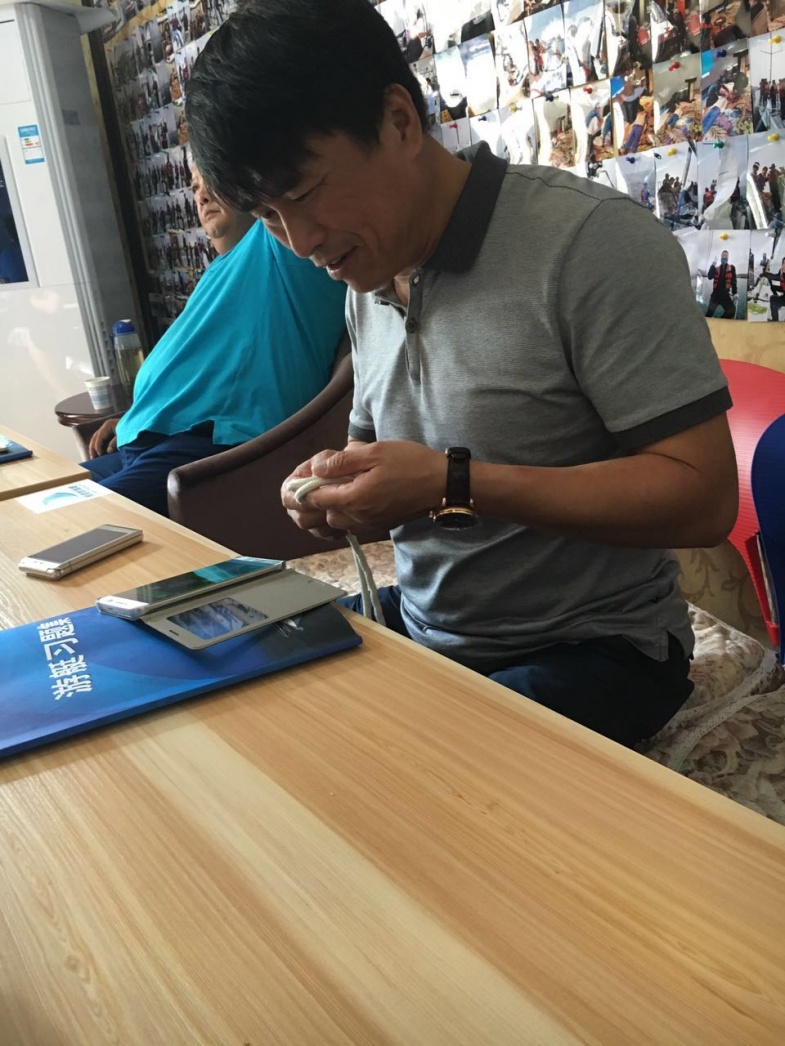 秘书长,英俊 有史以来最霸气的班长最英俊的秘书长 秘书长,英俊 有史以来最霸气的班长最英俊的秘书长
