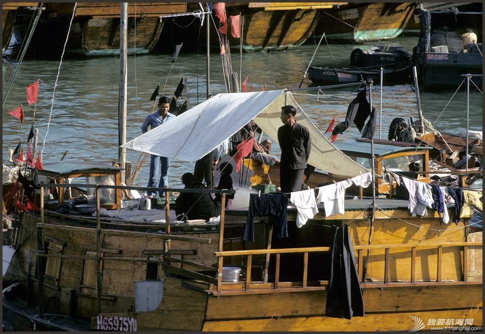 1973-15-058-Junk life at Cheung Chau.jpg