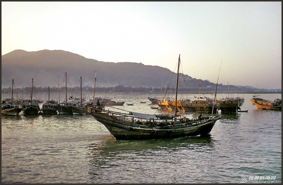 1973-17-083-in Macau\\\'s Porto Interior, - the old inner harbour .jpg