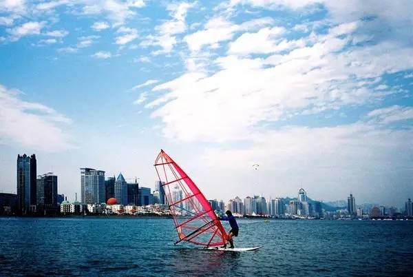 青岛帆板运动市民体验日