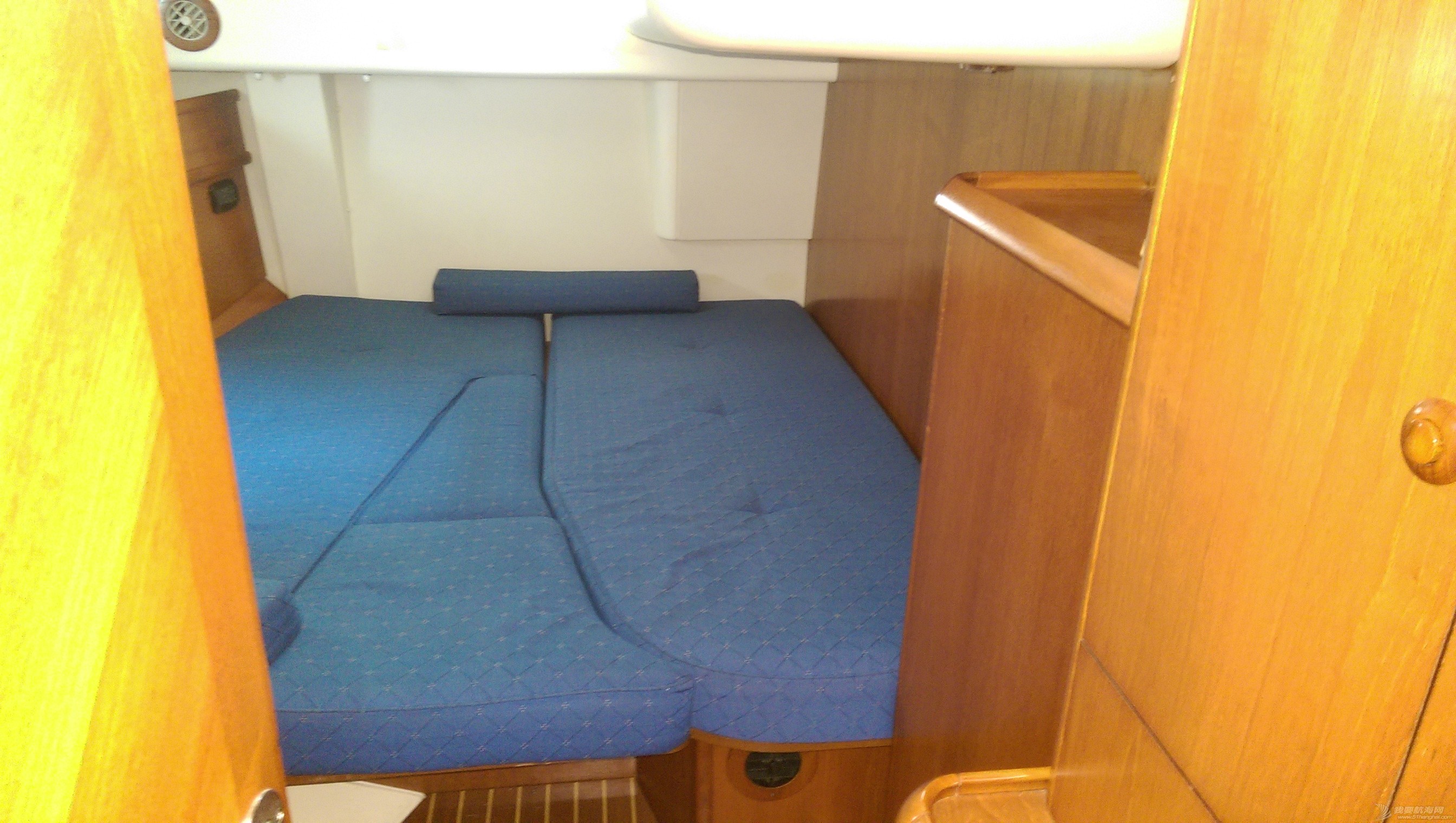 後艙位臥室可以雙人大床，單人雙床，兩個房間的隔板可以拿掉變成大倉兩邊床變沙發，中間變大床