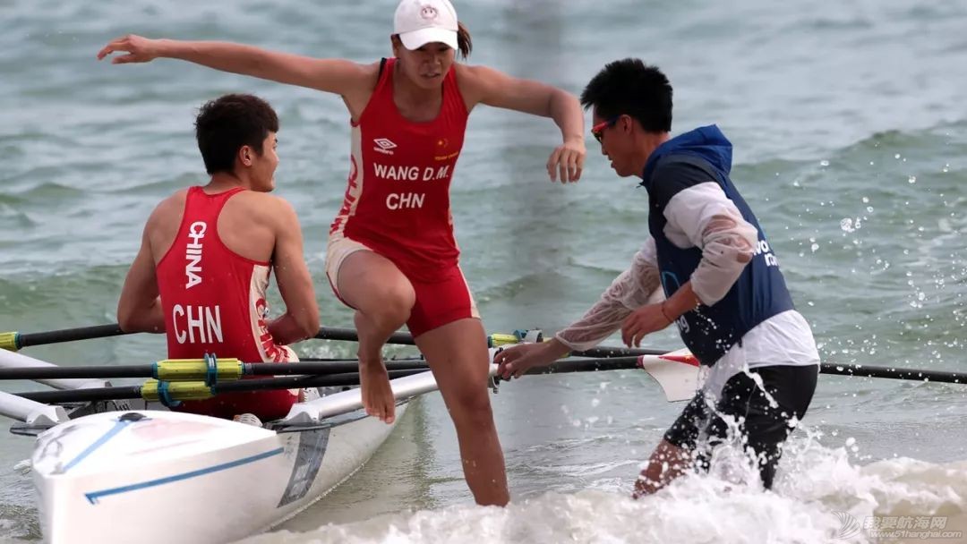 海岸赛艇 | 中国队包揽世界海岸赛艇沙滩冲刺赛总决赛首日两金w4.jpg