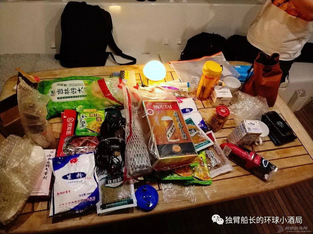 土耳其:挨了一刀的少年,被抬上王座,一群美女围着他跳了三天三夜w27.jpg