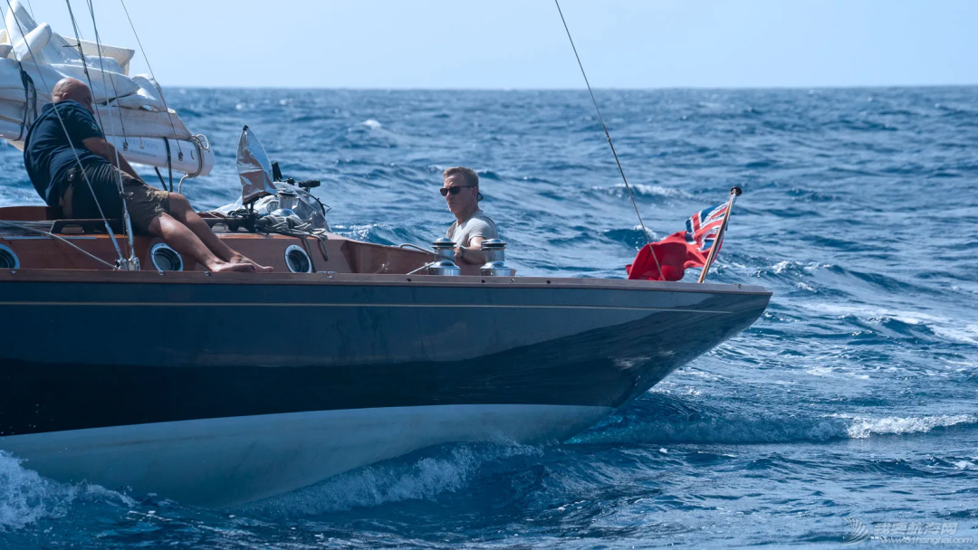 《007:无暇赴死》展现海上优雅风采,特工的退休生活绚丽多彩!w8.jpg