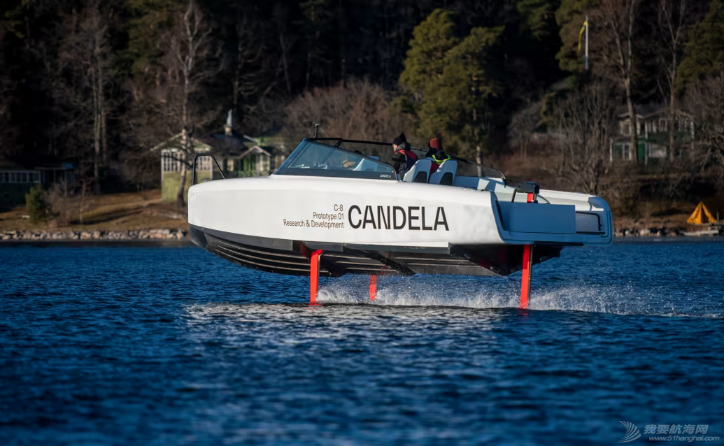 10艘快速电动游艇带来了水上的电动化革命w32.jpg