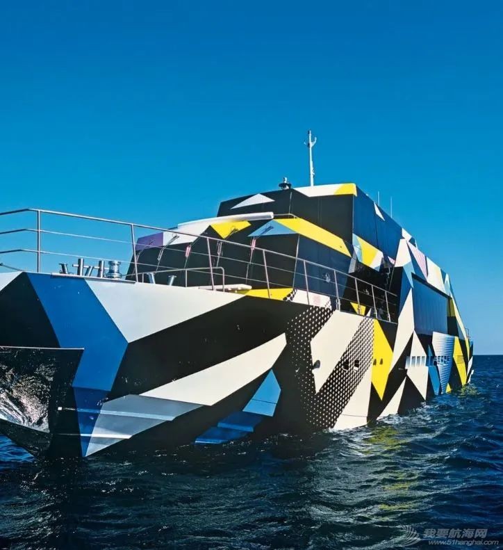世界上唯一一艘被认为是当代艺术的超级游艇w4.jpg