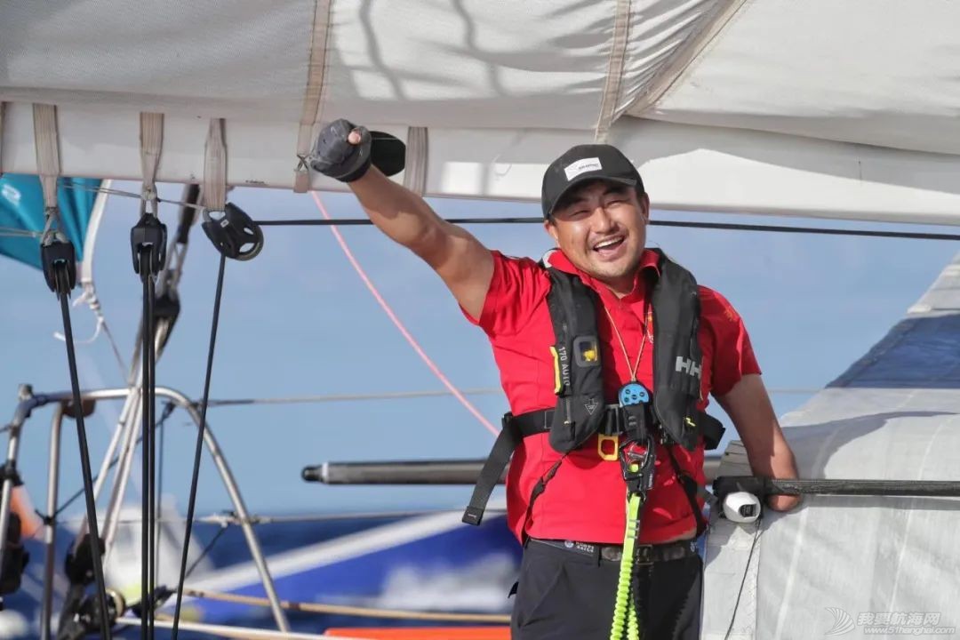 中国船长徐京坤驾驶海口号完成第12届朗姆之路单人跨大西洋帆船赛w9.jpg