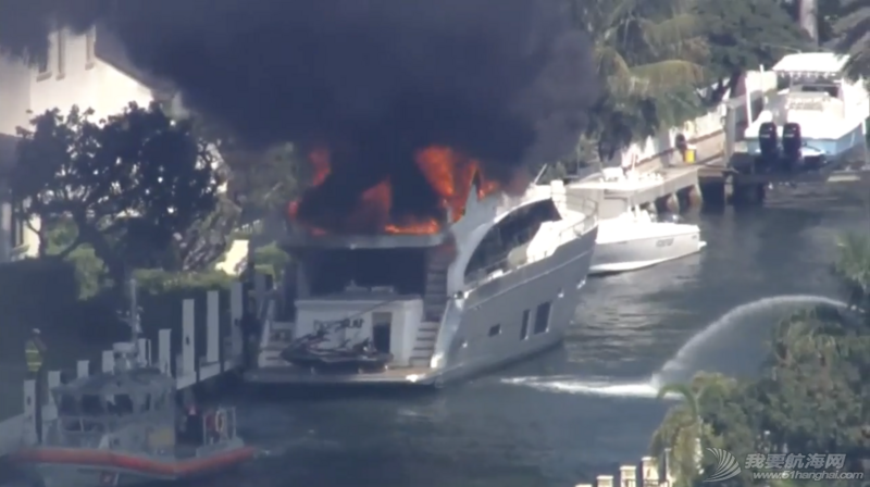 视频:27米豪华游艇在劳德代尔堡发生火灾w3.jpg