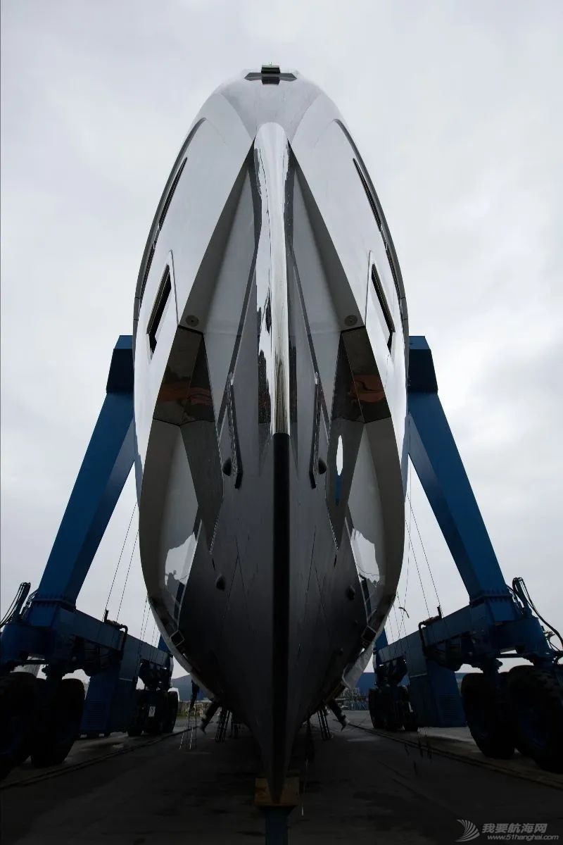 意大利Rossinavi全铝定制50米超艇下水w4.jpg