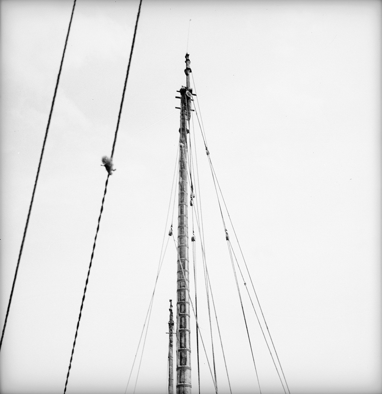 On board the Foochow pole junk trader 3179 anchored at Weihaiwei.jpg