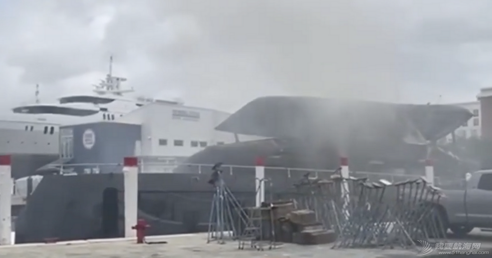 大火摧毁迈阿密造船厂旗舰游艇VisionF 82w3.jpg