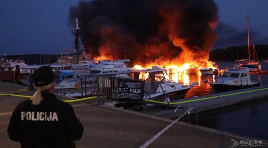 克罗地亚码头发生火灾  22艘游艇被烧毁w5.jpg