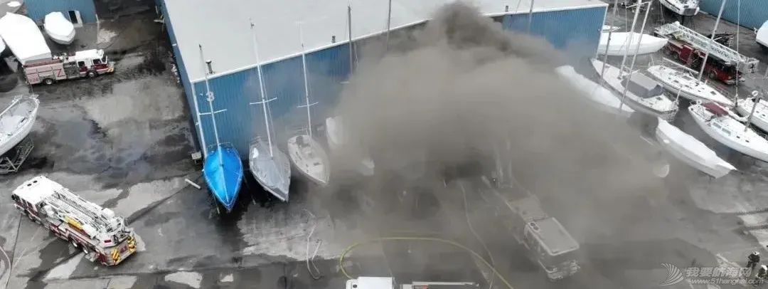 克罗地亚一游艇码头突发大火,22艘游艇被毁!w5.jpg